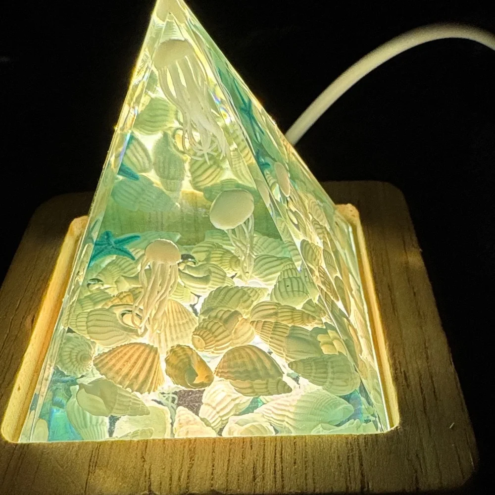 Aquarium Pyramid Night Light